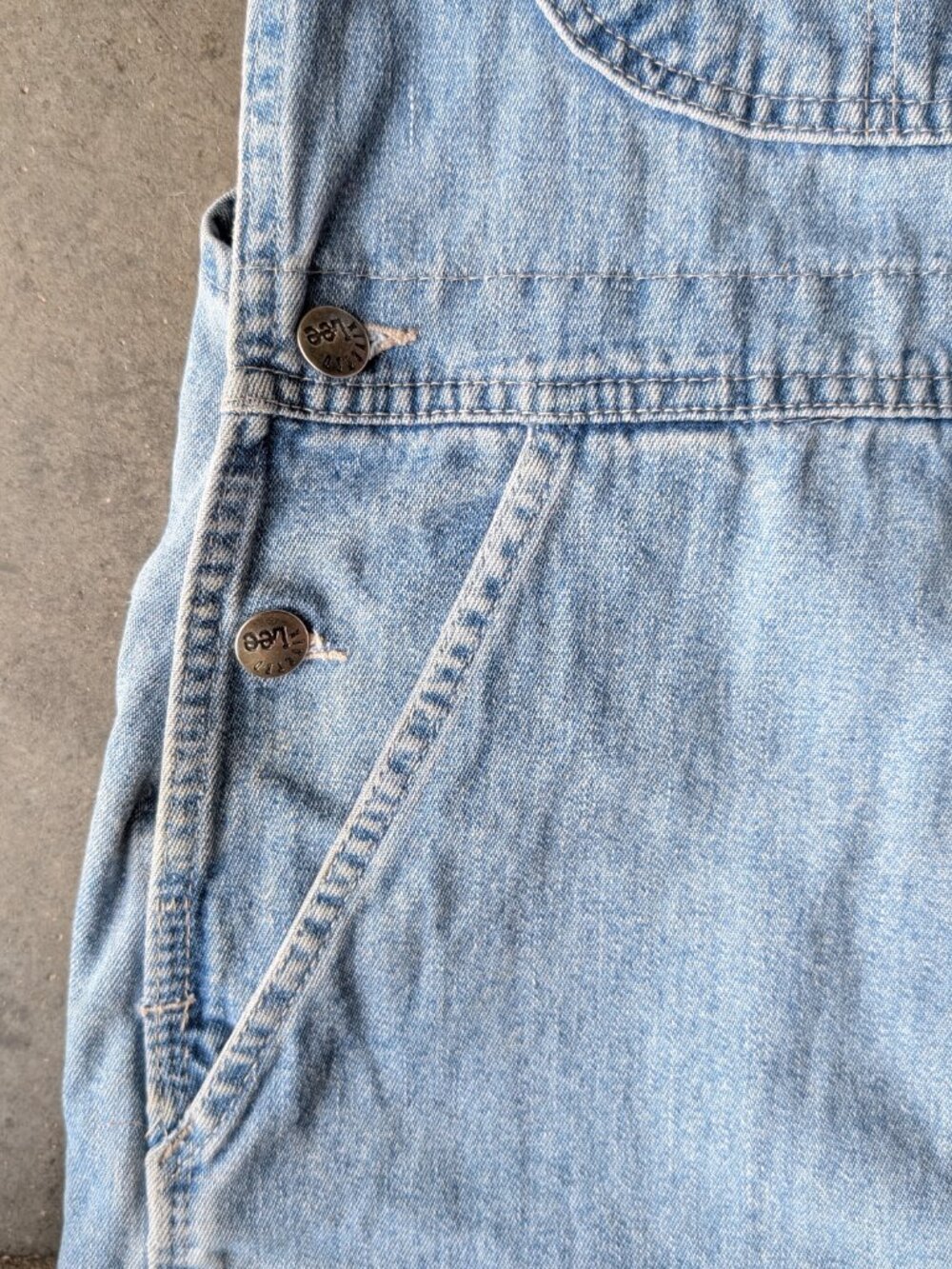 Vintage Lee Riveted Dungarees Blue Denim Bib Overalls Shortalls - Picture 5 of 11